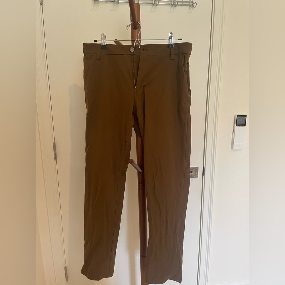 Lululemon commission pants size 33